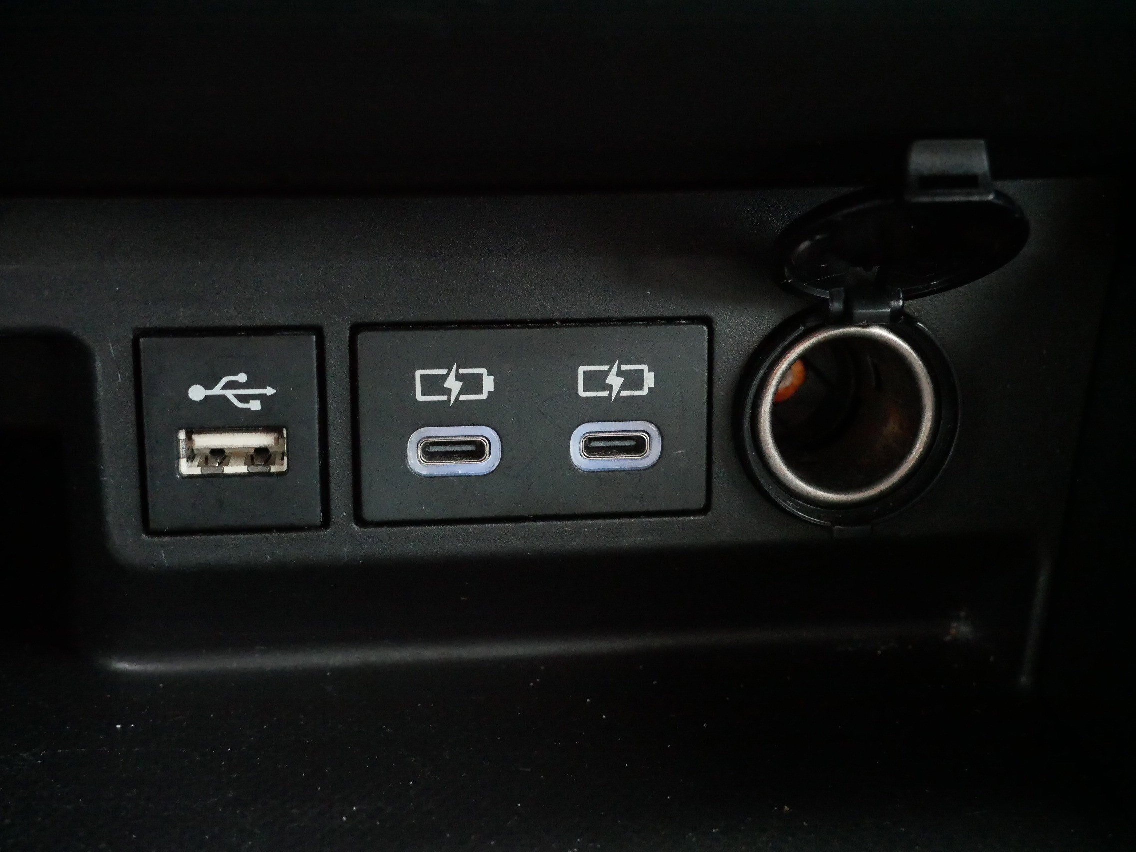 Certified 2024 Toyota Highlander XLE image 28