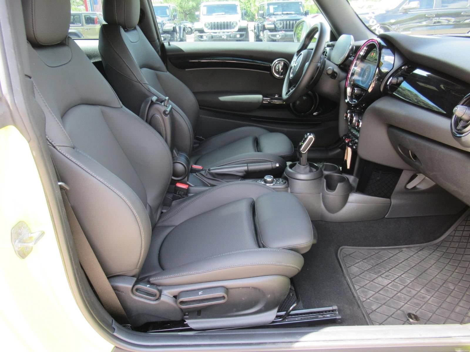 Used 2023 MINI Cooper S FWD image 11