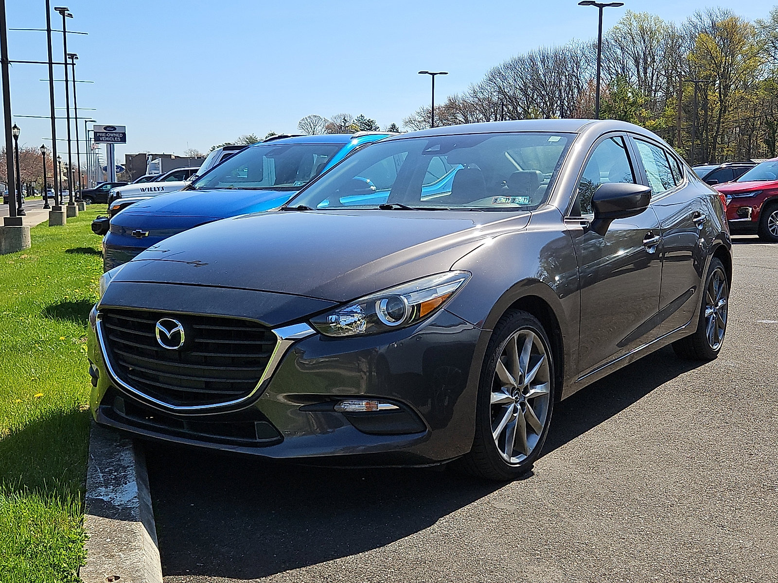 Used 2018 MAZDA MAZDA3 Touring image 3