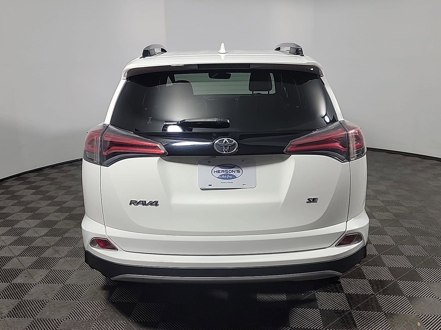 Used 2018 Toyota RAV4 SE w/ Power Extra Value Package image 5