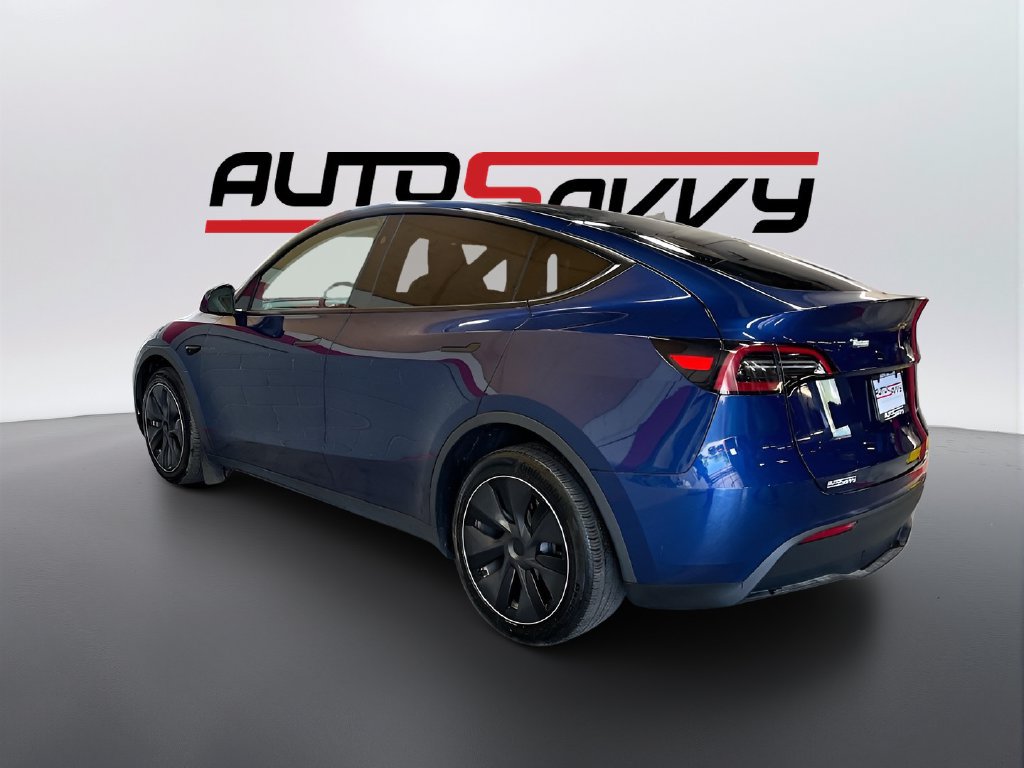 Used 2024 Tesla Model Y Long Range AWD/4WD image 5
