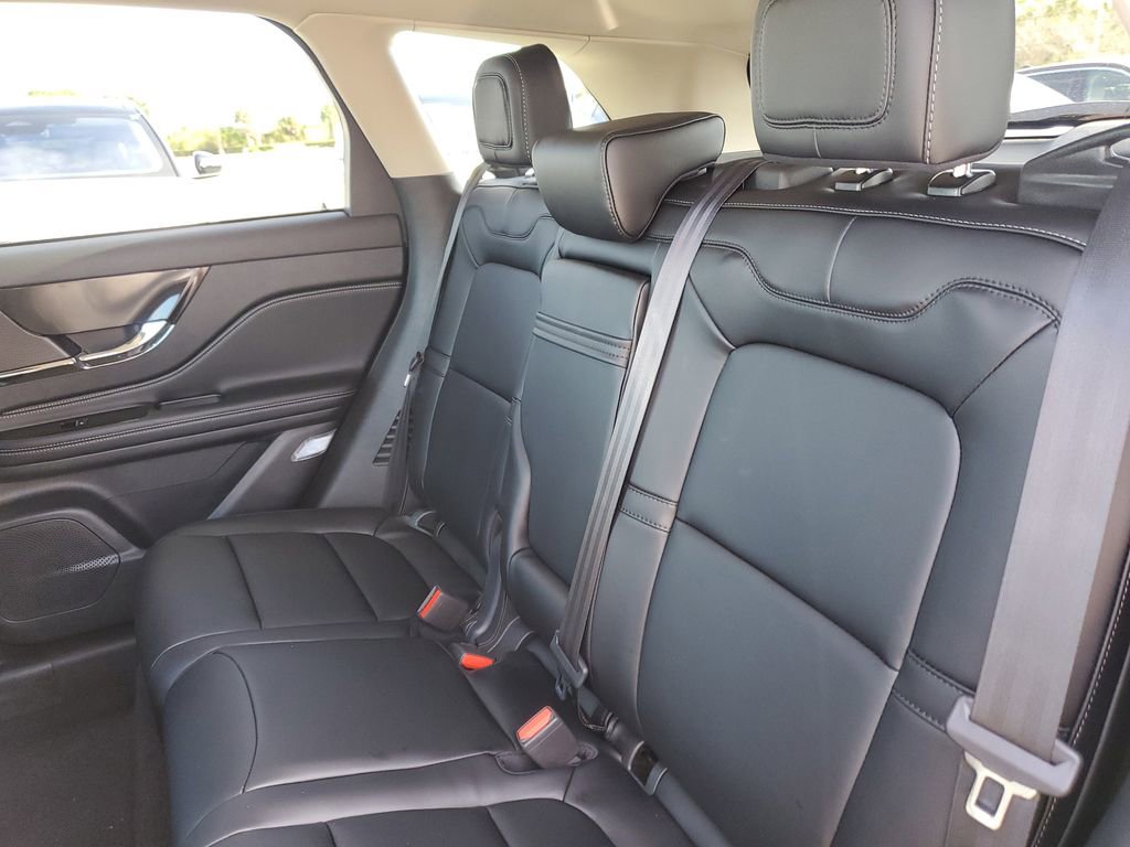 New 2026 Lincoln Corsair Premiere FWD image 12