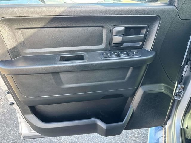 Used 2018 RAM 1500 Tradesman w/ Chrome Appearance Group image 25