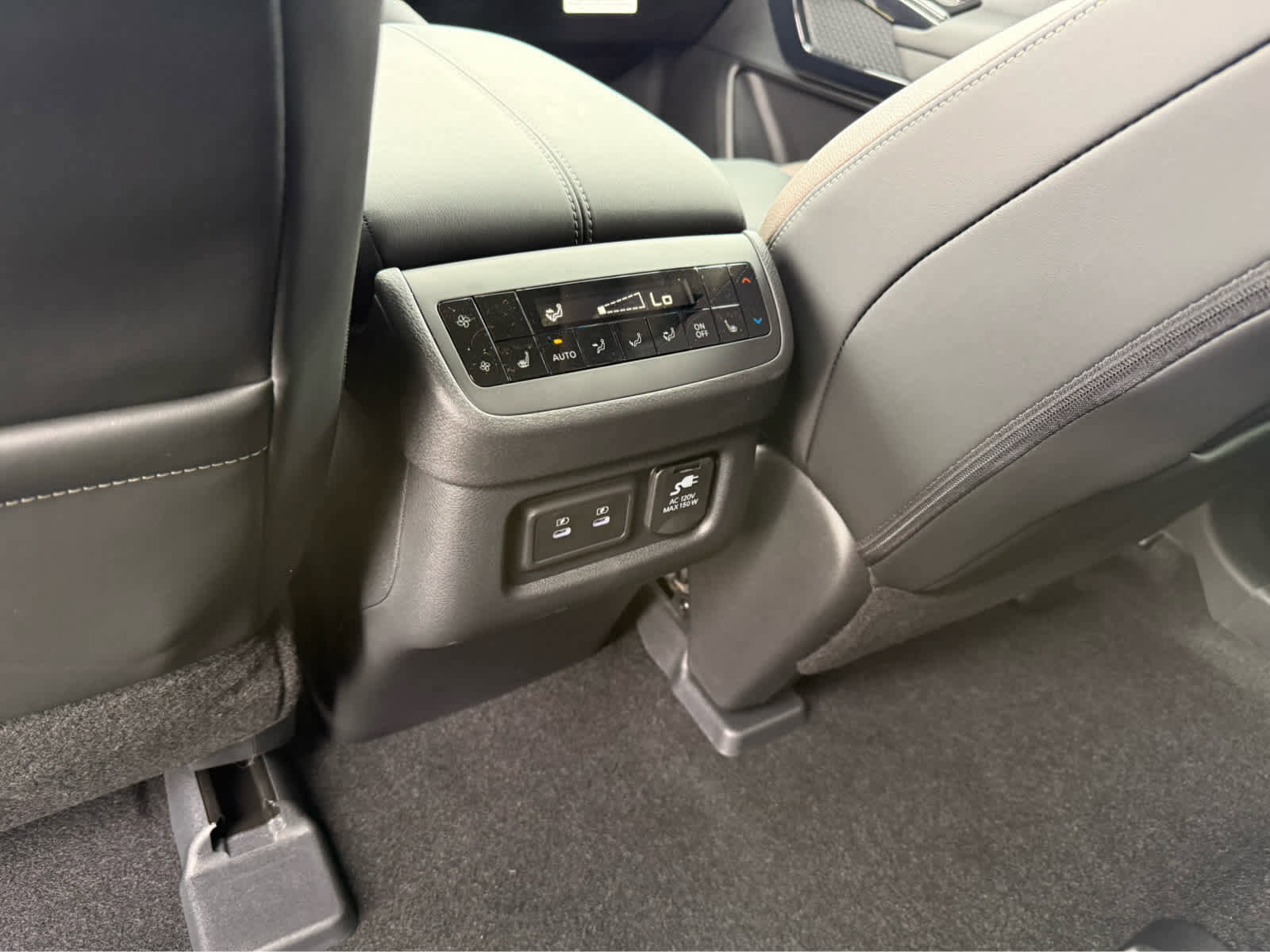 New 2026 Nissan Pathfinder Platinum image 16