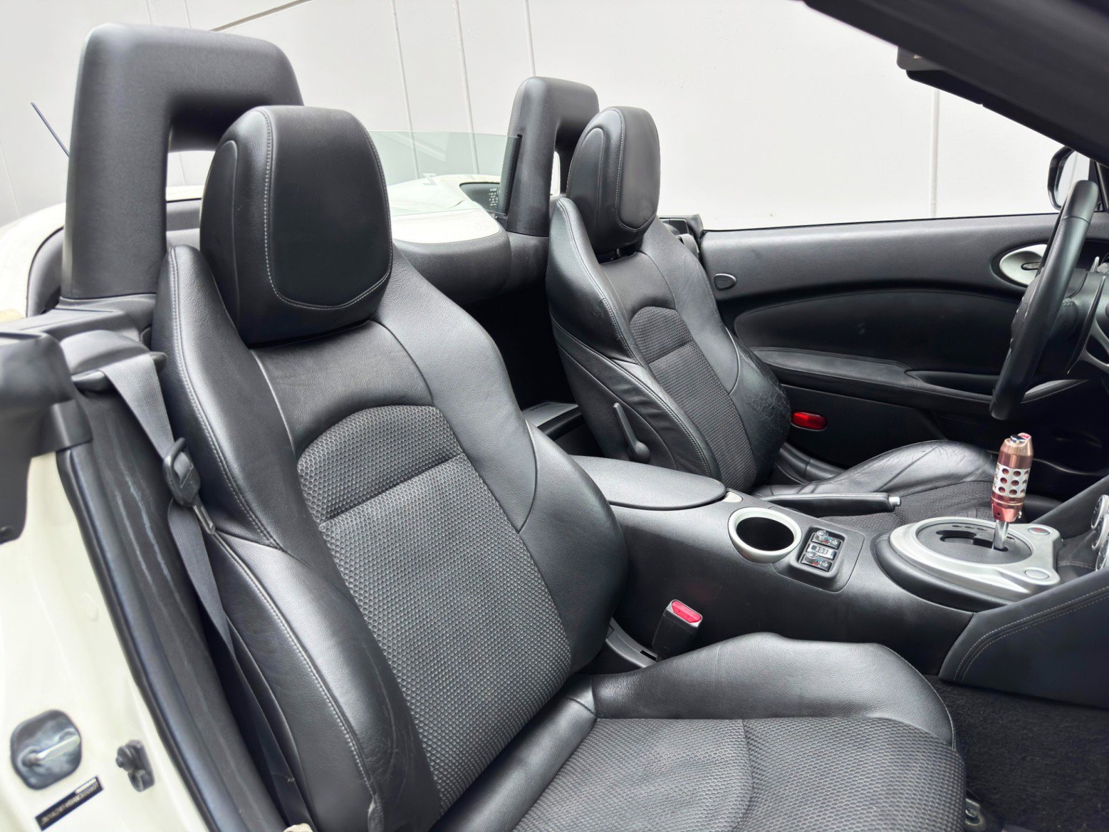 Used 2010 Nissan 370Z Touring RWD image 28