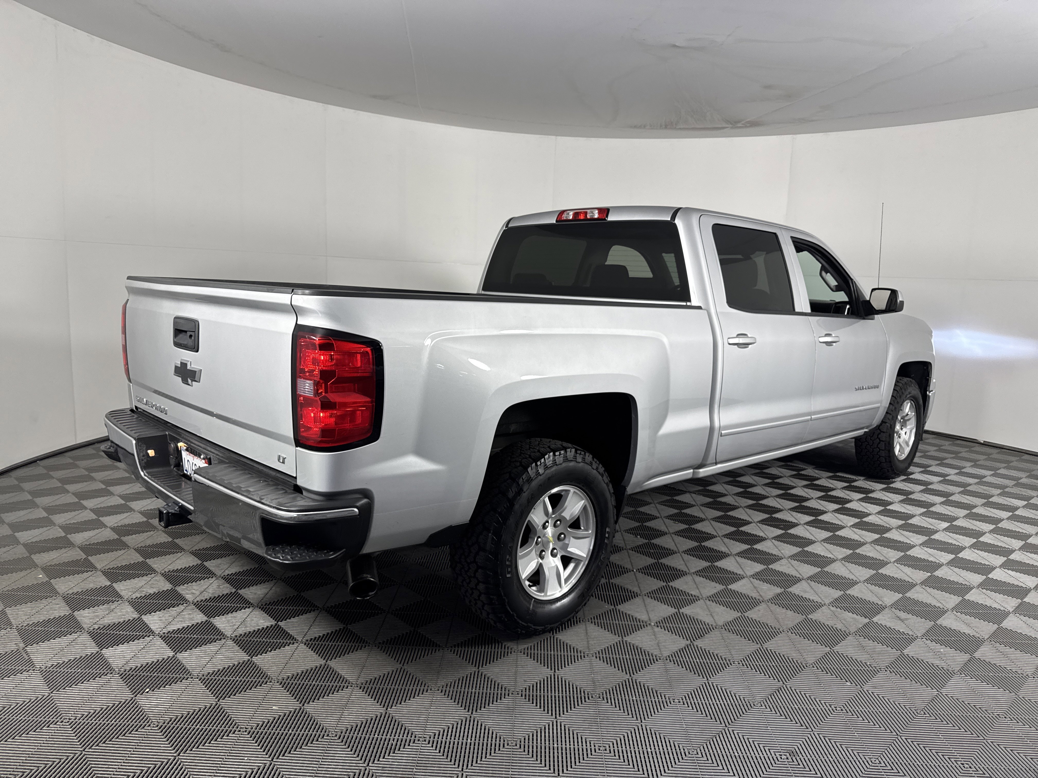 Used 2015 Chevrolet Silverado 1500 LT w/ LT Convenience Package RWD image 4
