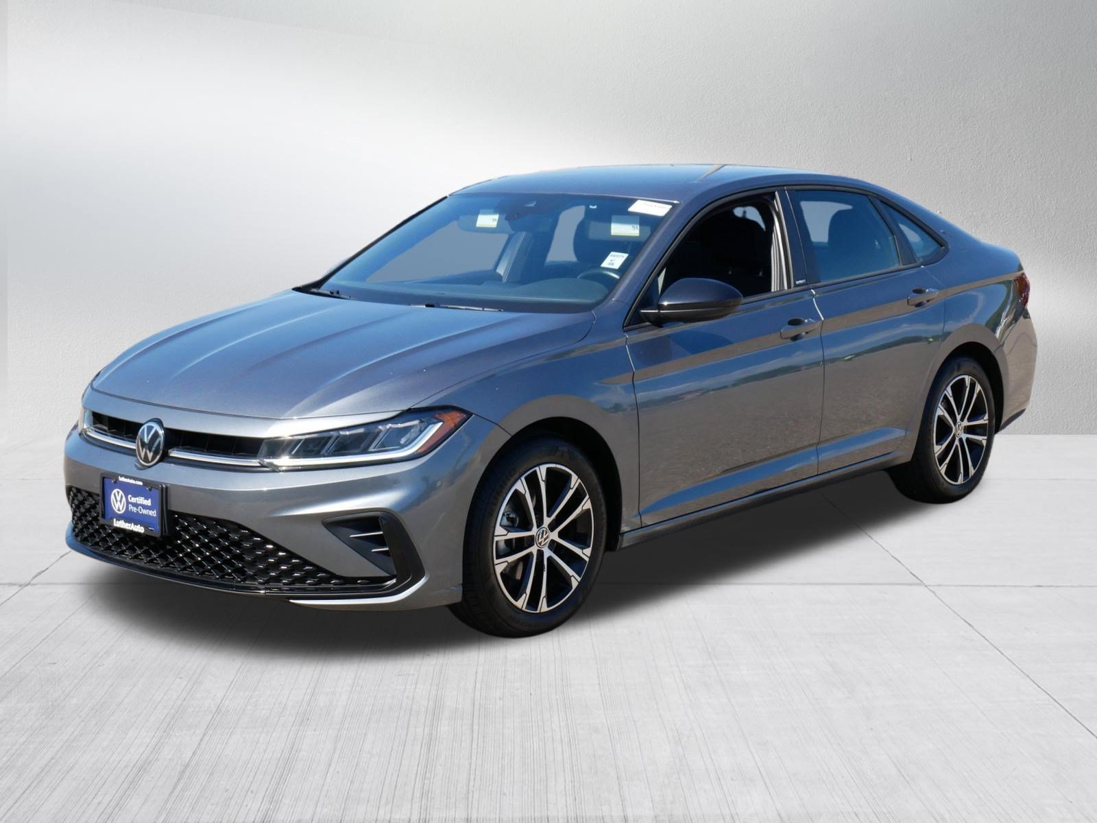 Certified 2025 Volkswagen Jetta Sport FWD image 3