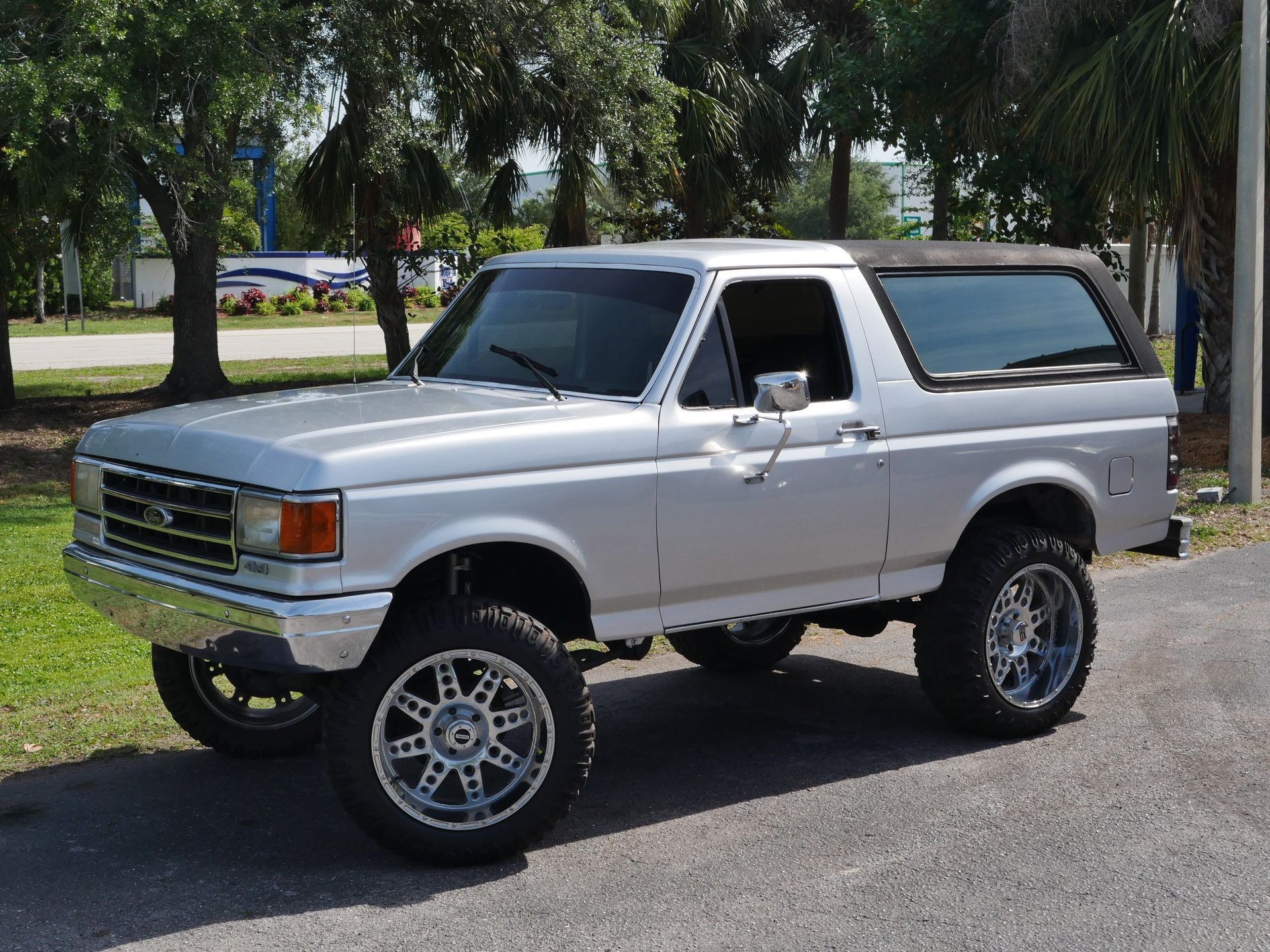 Used 1990 Ford Bronco AWD/4WD image 14