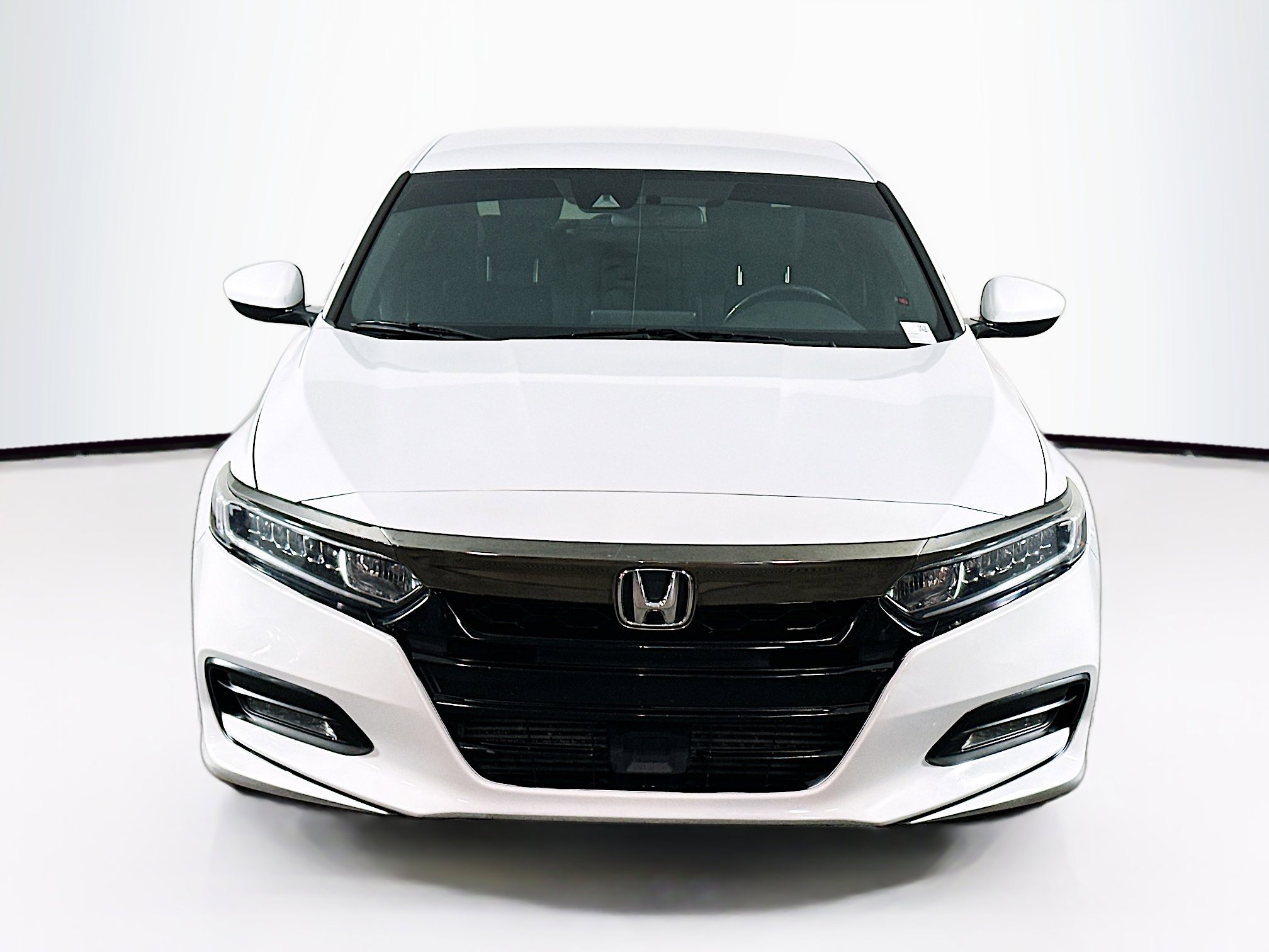Used 2019 Honda Accord Sport image 2