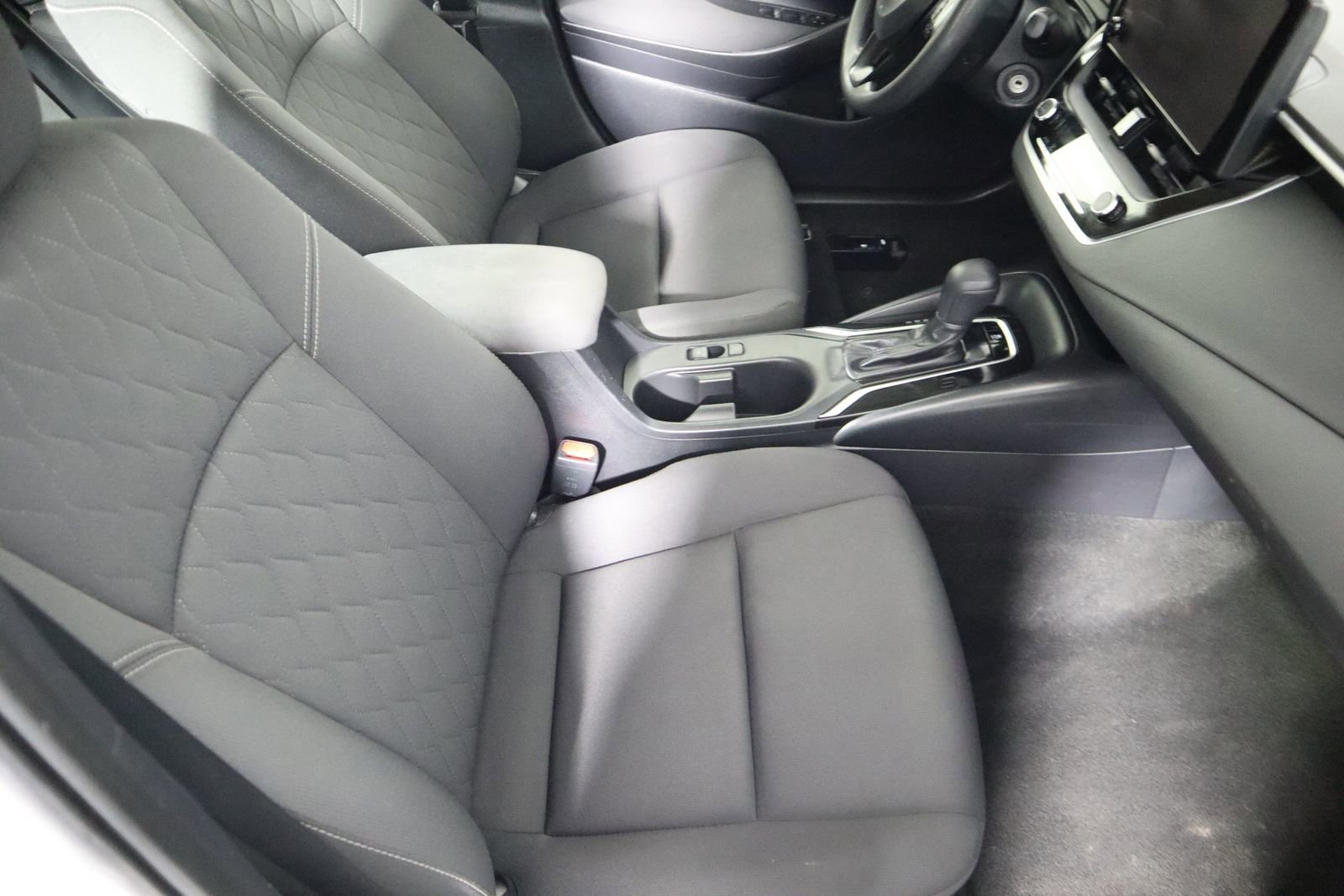 Used 2023 Toyota Corolla LE image 50