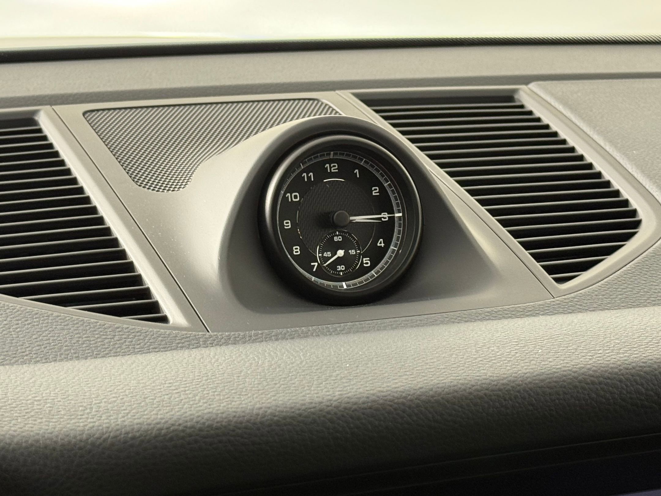 New 2025 Porsche Macan image 22