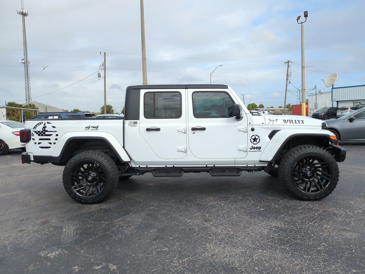 Used 2022 Jeep Gladiator Willys image 3