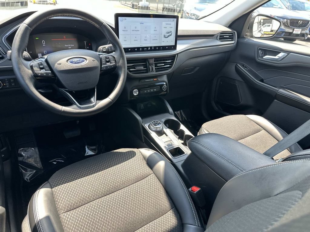 Used 2025 Ford Escape SE FWD image 10