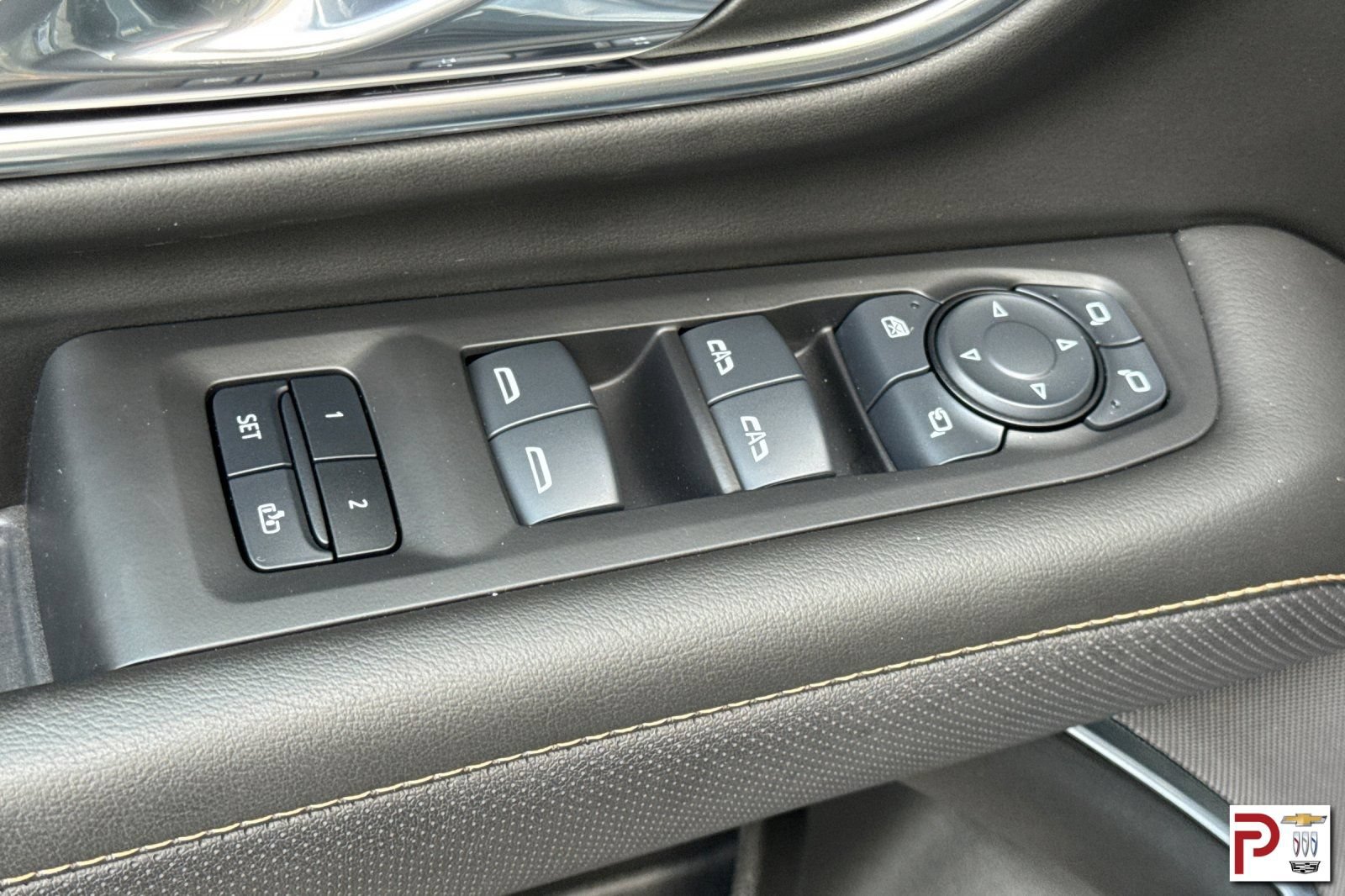 Used 2024 GMC Yukon AT4 w/ Technology Package AWD/4WD image 12