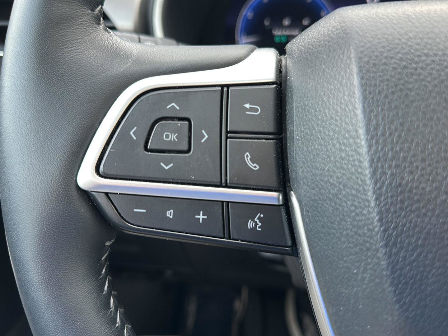 Used 2026 Toyota Highlander Limited AWD/4WD image 19
