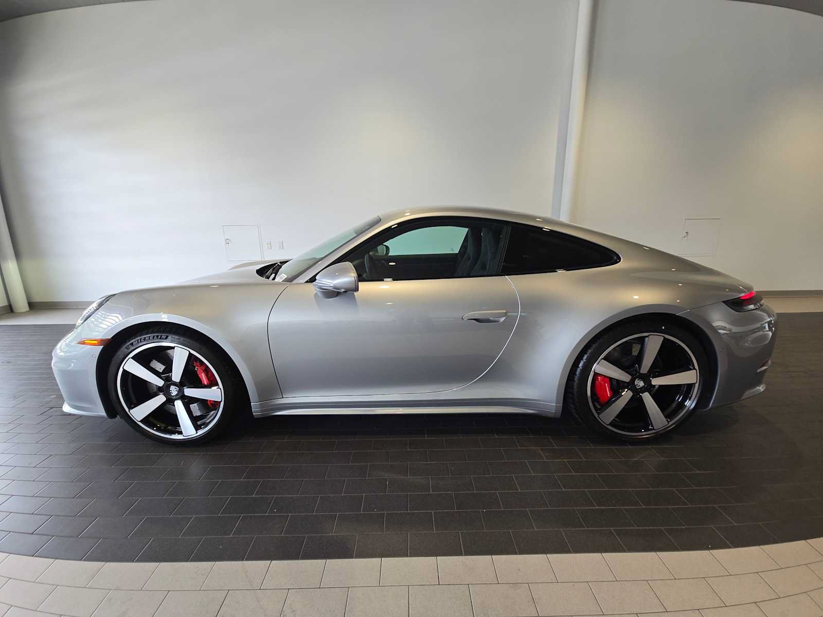Used 2025 Porsche 911 Carrera S RWD image 2