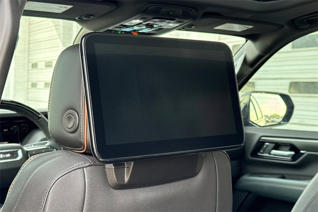 New 2026 GMC Yukon XL AT4 w/ AT4 Premium Plus Package image 13