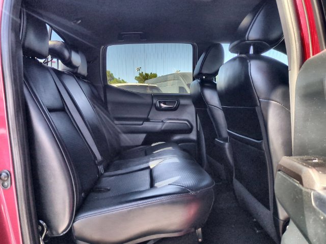 Used 2017 Toyota Tacoma TRD Pro AWD/4WD image 33
