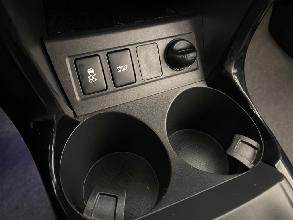 Used 2014 Toyota RAV4 EV image 26