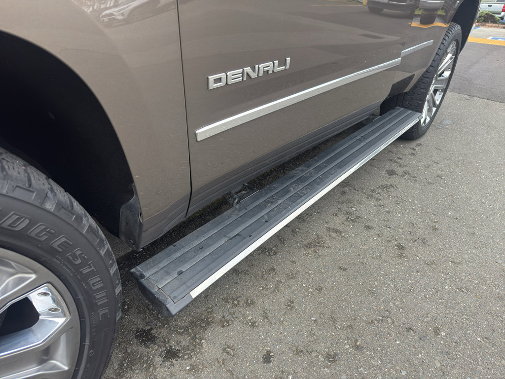 Used 2016 GMC Yukon Denali w/ Open Road Package image 27
