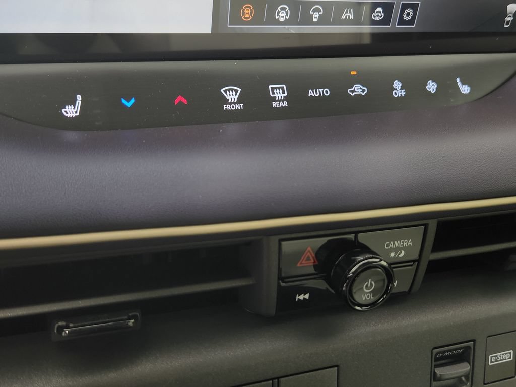 New 2026 Nissan Leaf SV+ w/ Illuminated Package FWD image 28
