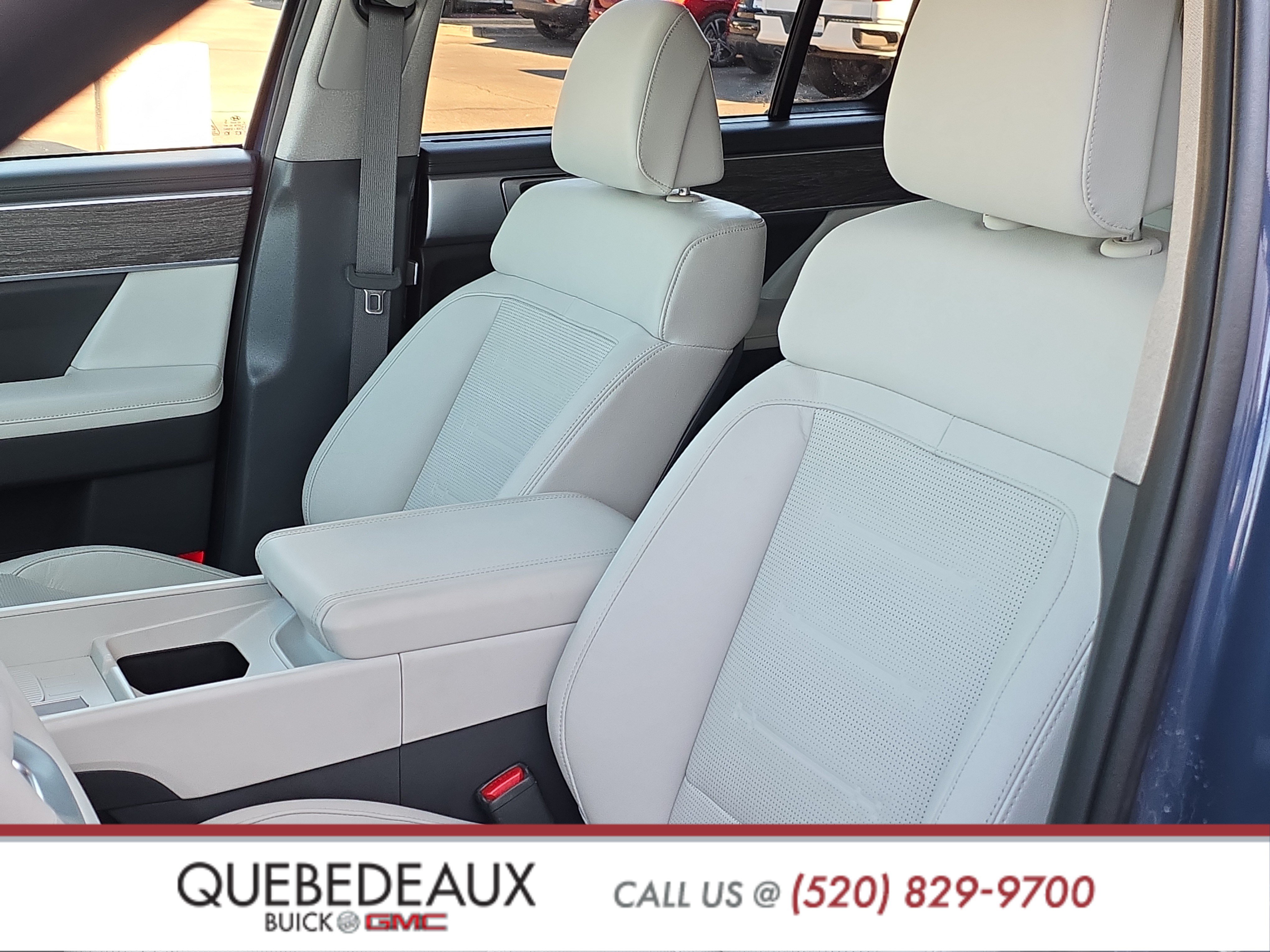 Used 2025 Hyundai Santa Fe Limited FWD image 13