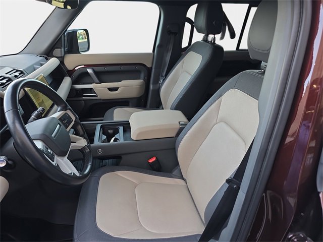 Used 2023 Land Rover Defender 130 X-Dynamic SE image 16