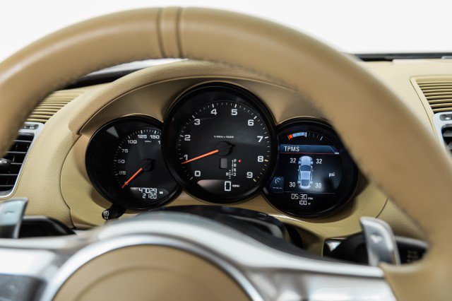 Used 2015 Porsche Cayman RWD image 16