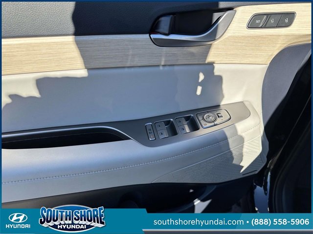 Used 2023 Hyundai Palisade Limited image 18