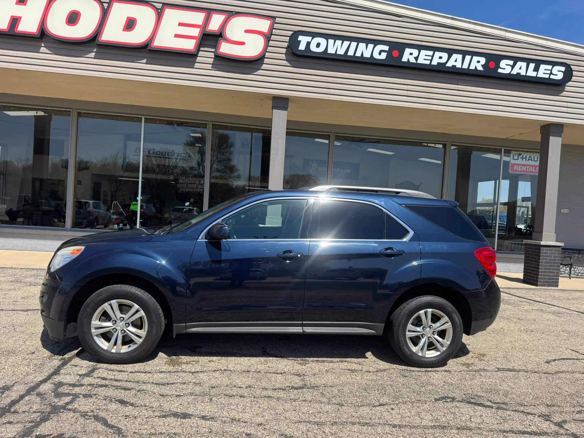 Used 2015 Chevrolet Equinox LT w/ Driver Convenience Package FWD image 2