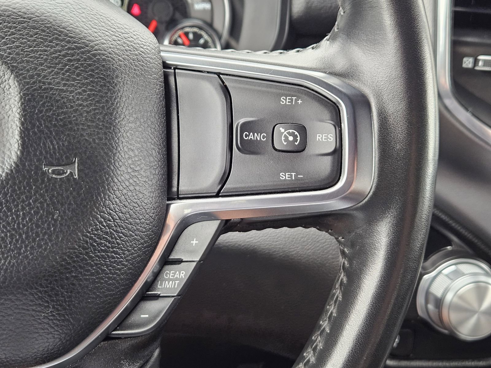 Used 2024 RAM 1500 Laramie RWD image 28