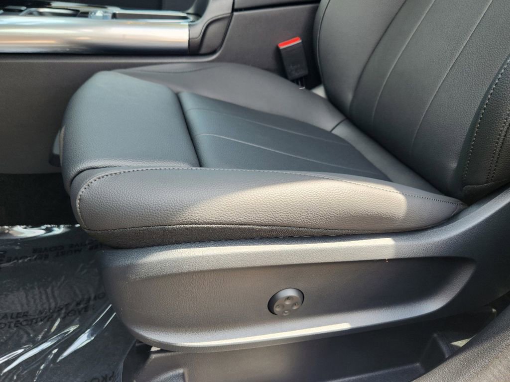 Used 2025 Mercedes-Benz GLA 250 4MATIC image 14