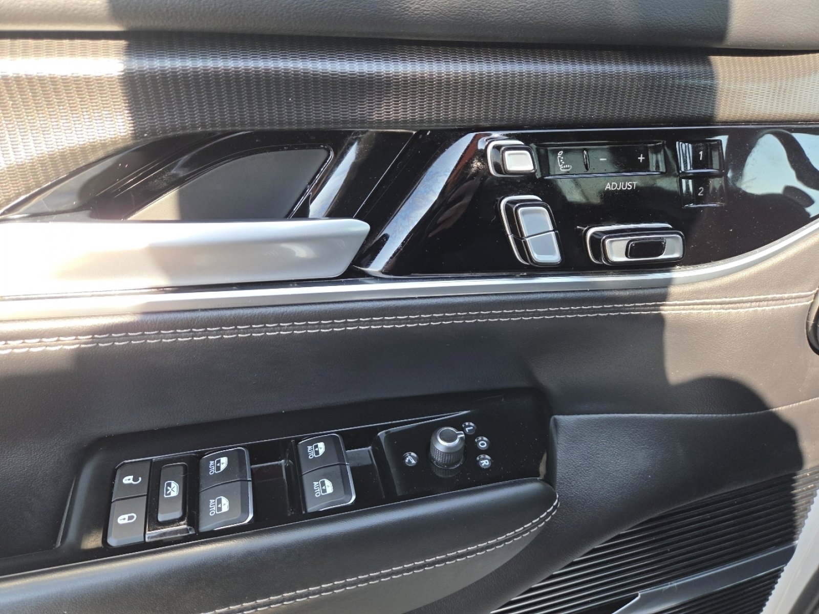 Used 2024 Jeep Grand Wagoneer L Series II w/ Quick Order Packagew 28T image 27