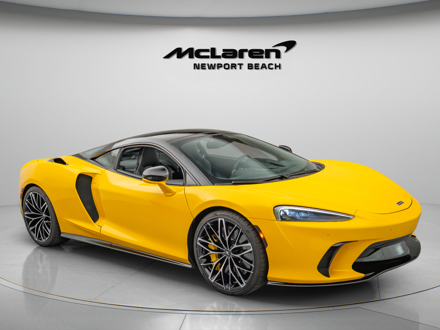 Used 2025 McLaren GTS RWD image 29