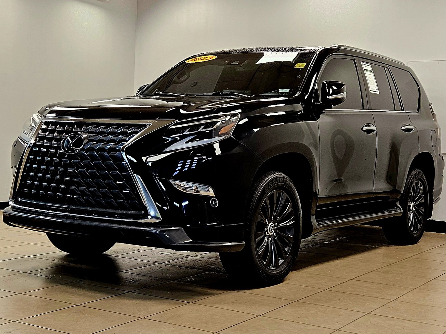 Used 2023 Lexus GX 460 Premium w/ Accessory Package image 2