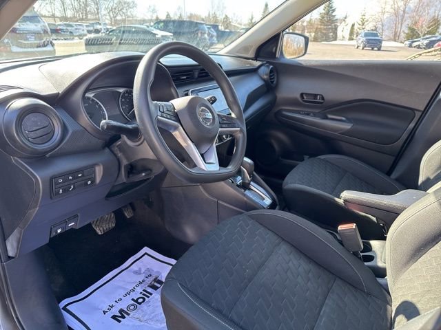 Used 2021 Nissan Kicks S image 9