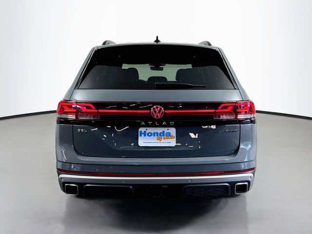 Used 2024 Volkswagen Atlas Peak Edition SEL AWD/4WD image 19