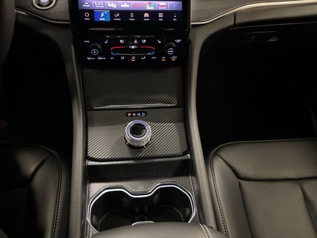 Used 2025 Jeep Grand Cherokee Limited w/ Luxury Tech Group II image 21