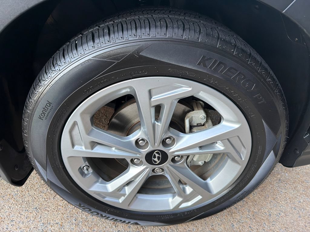 Used 2022 Hyundai Kona SEL w/ Convenience Package FWD image 12