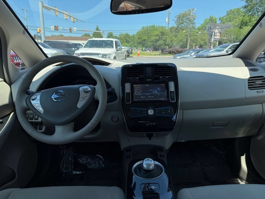 Used 2012 Nissan Leaf SL FWD image 27