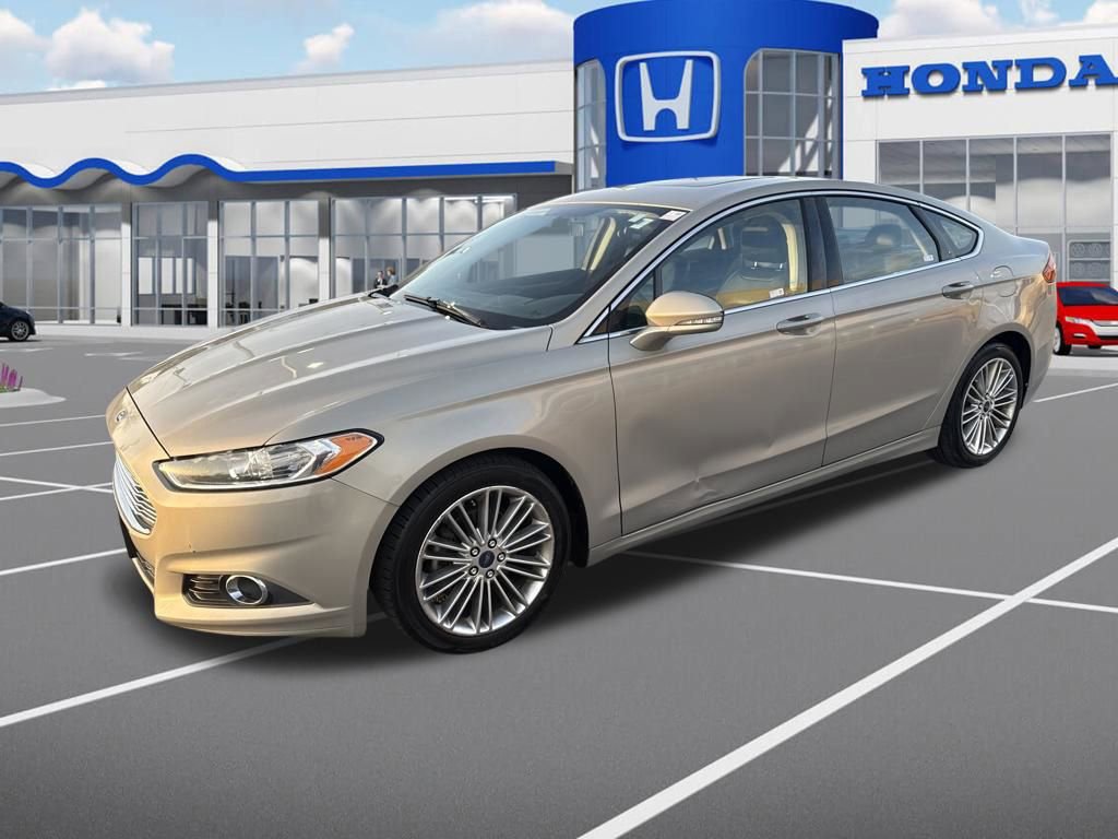 Used 2015 Ford Fusion SE w/ Equipment Group 202A image 2