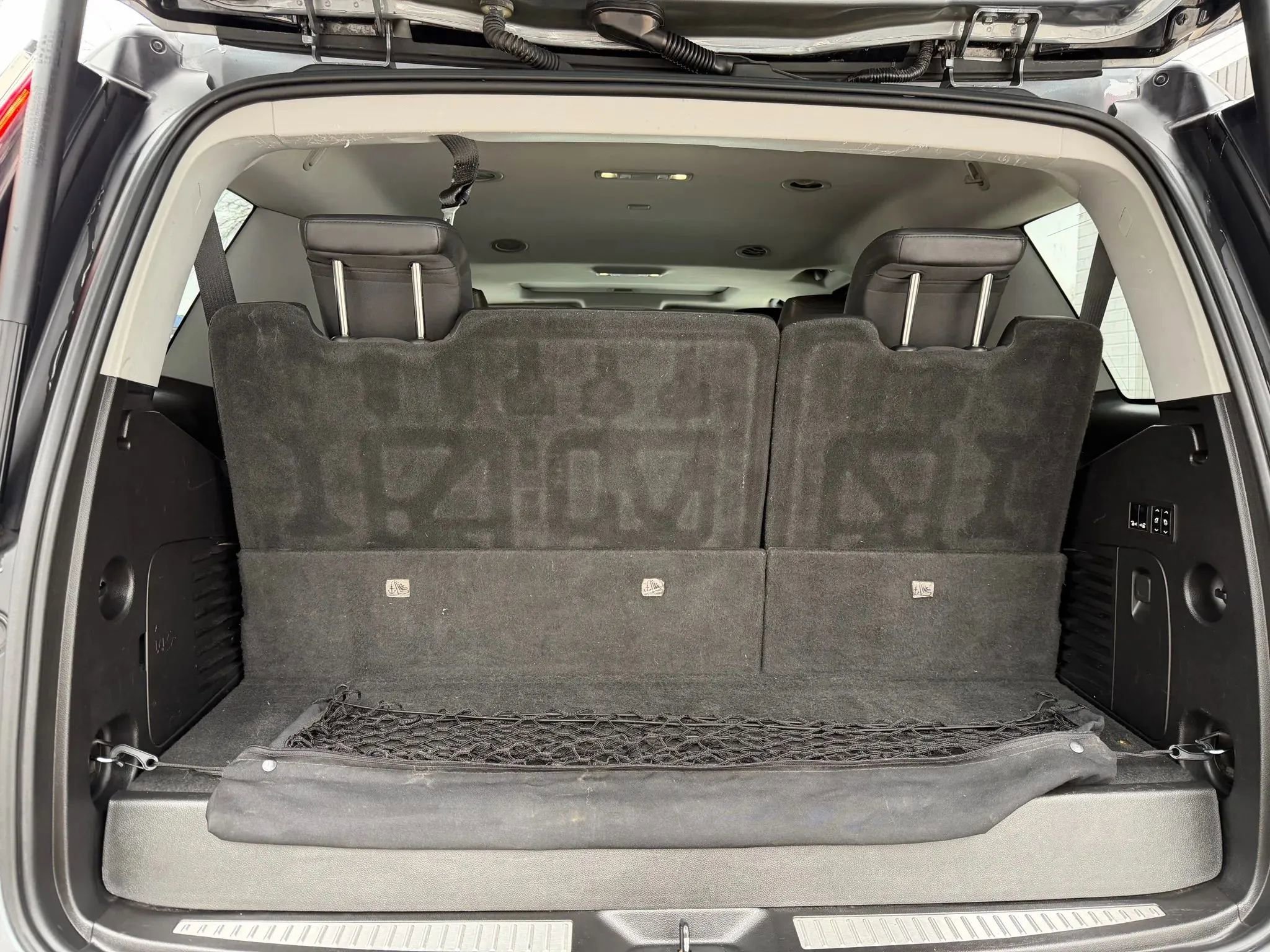 Used 2018 Cadillac Escalade Luxury image 15