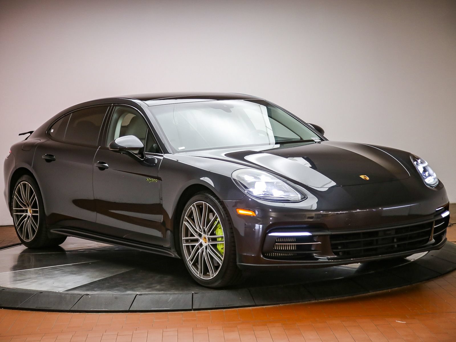 Used 2018 Porsche Panamera 4 Executive AWD/4WD image 9
