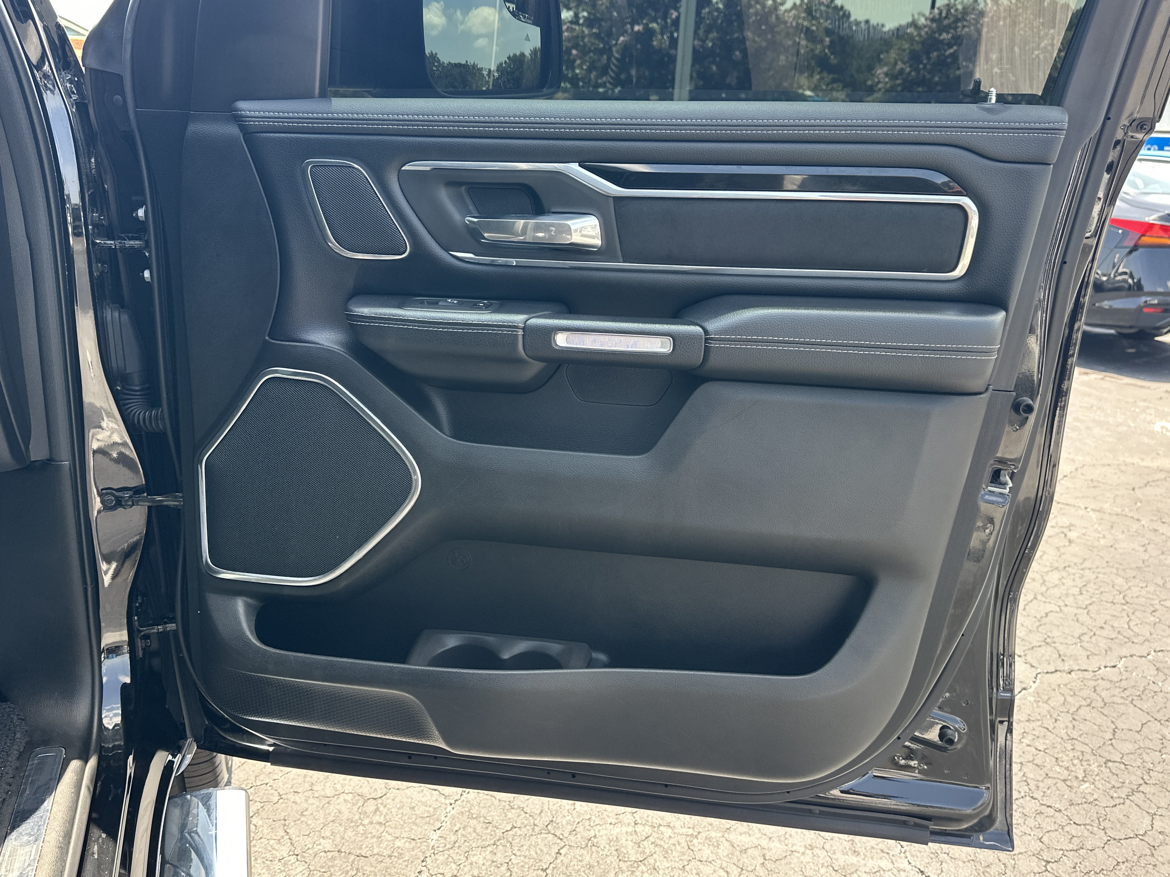 Used 2019 RAM 1500 Laramie RWD image 15