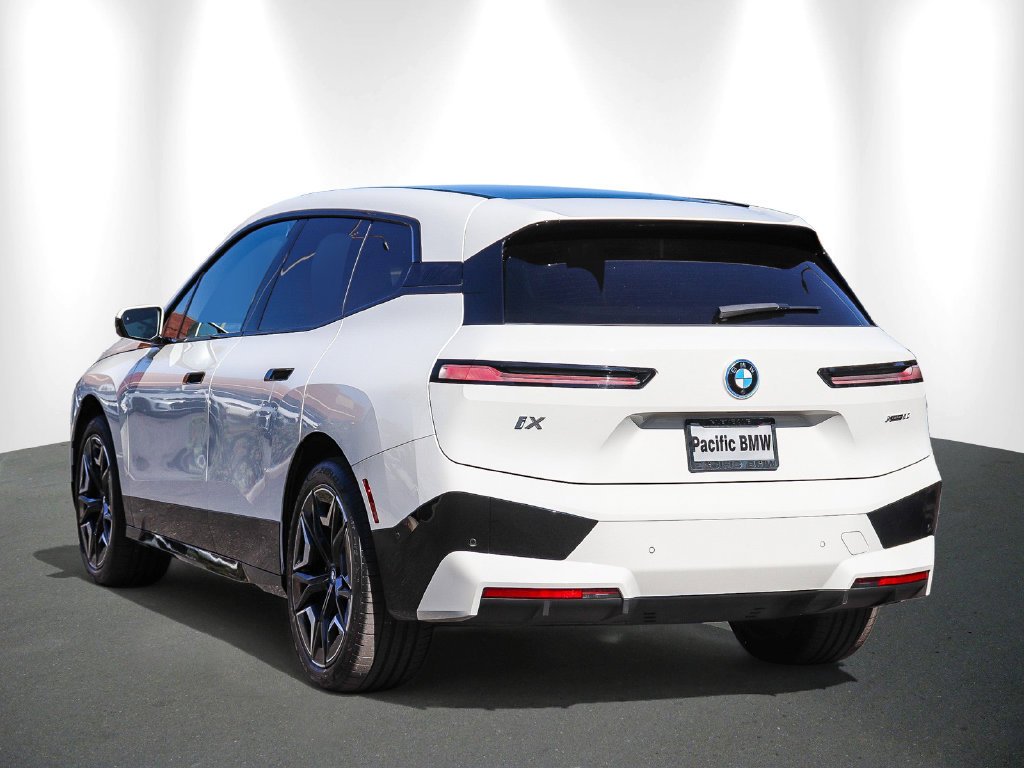 Certified 2024 BMW iX xDrive50 w/ Sport Package AWD/4WD image 4