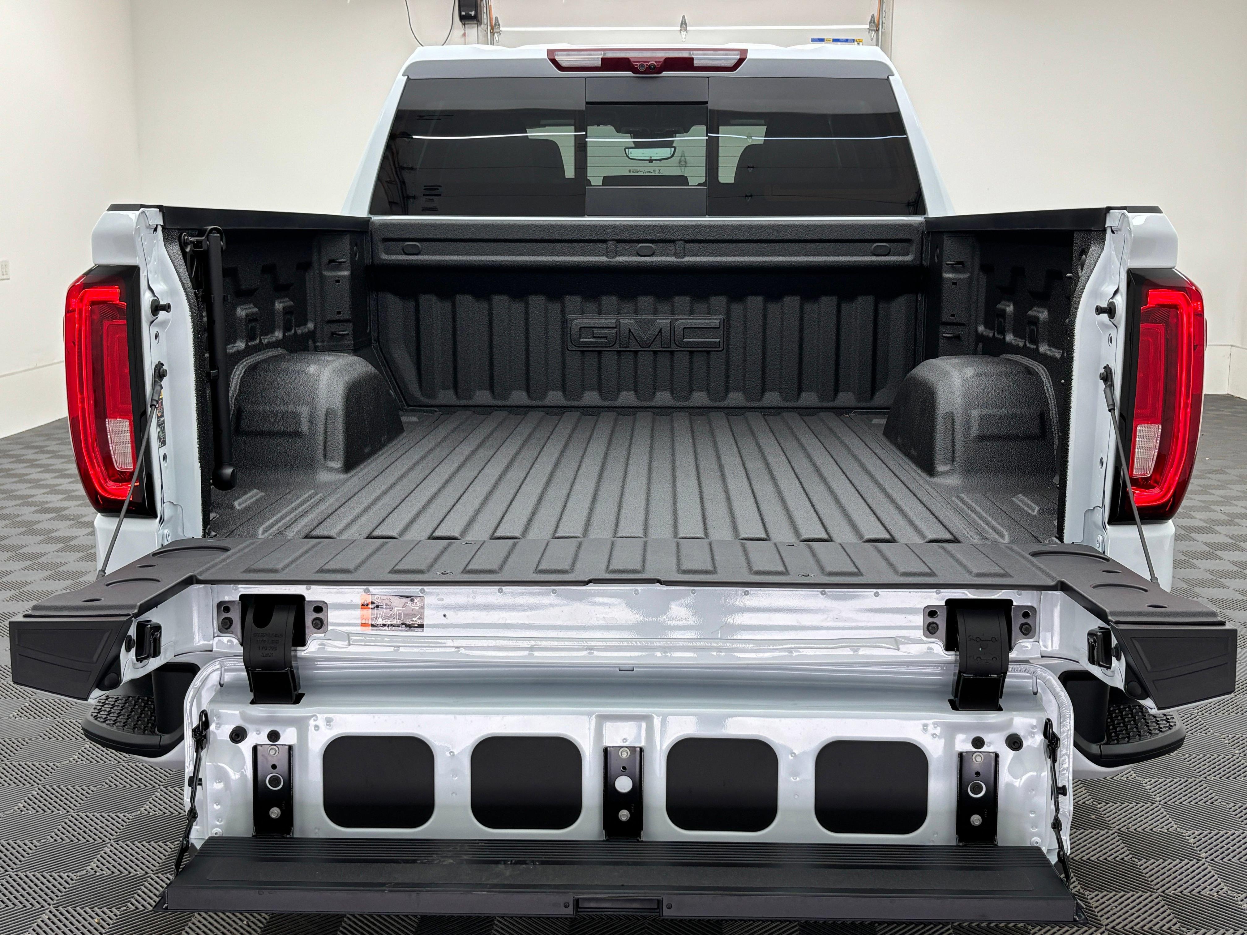 New 2026 GMC Sierra 1500 Denali w/ Denali Reserve Package AWD/4WD image 12