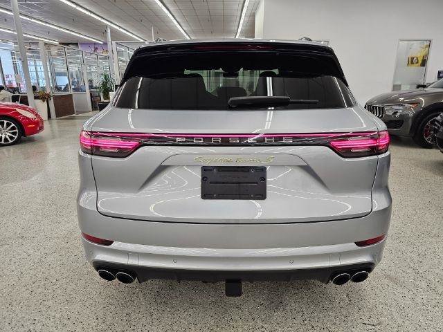 Used 2022 Porsche Cayenne Turbo S AWD/4WD image 5