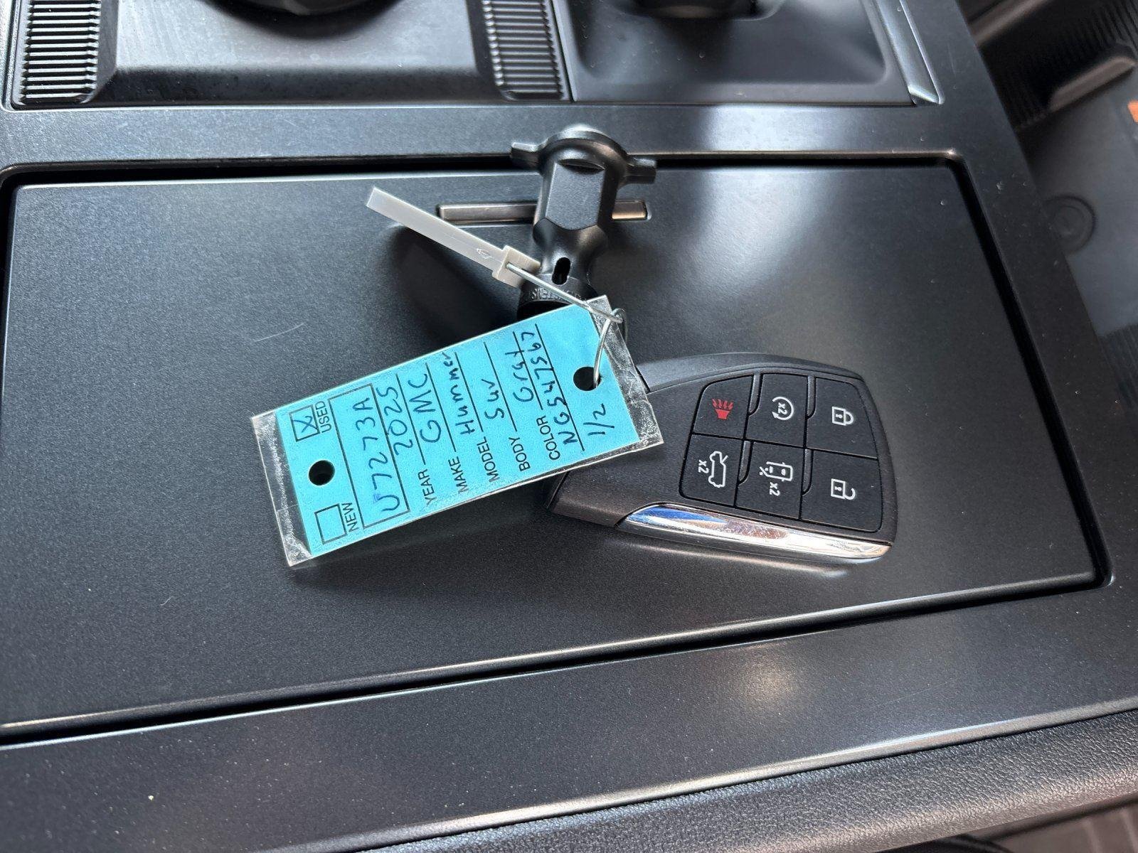 Used 2025 GMC Hummer EV 2X AWD/4WD image 42