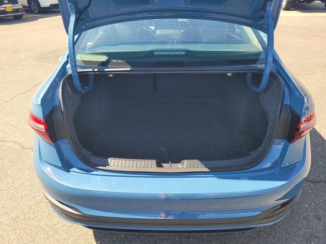 Used 2025 Volkswagen Jetta SE FWD image 11