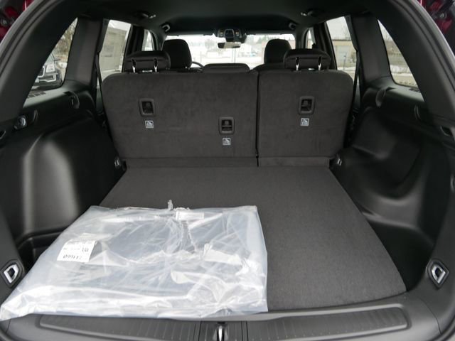 New 2026 Jeep Grand Cherokee Laredo w/ Trailer Tow Package image 10